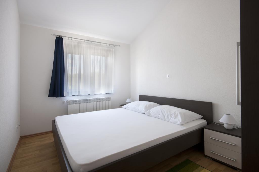 Apartments Rajic بوريتش الغرفة الصورة