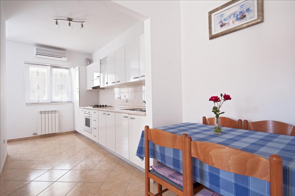 Apartments Rajic بوريتش الغرفة الصورة